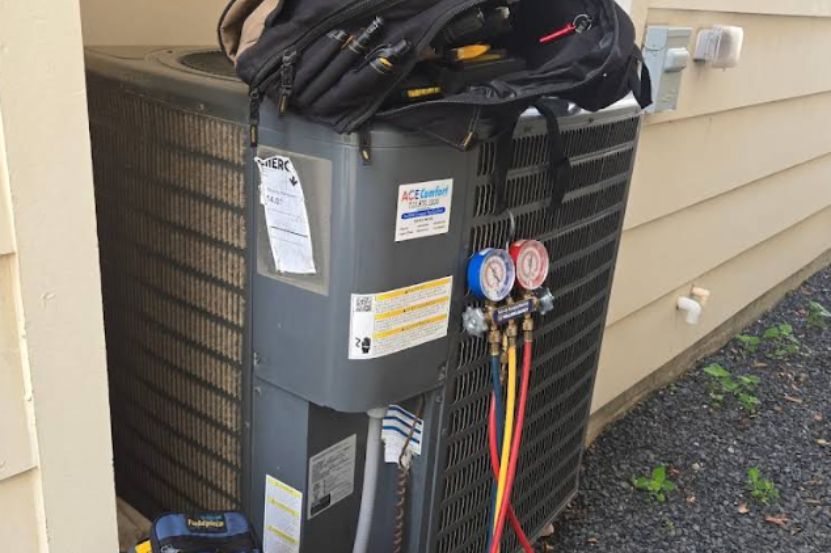 Heat pump installation by licensed HVAC technician in Houston TX